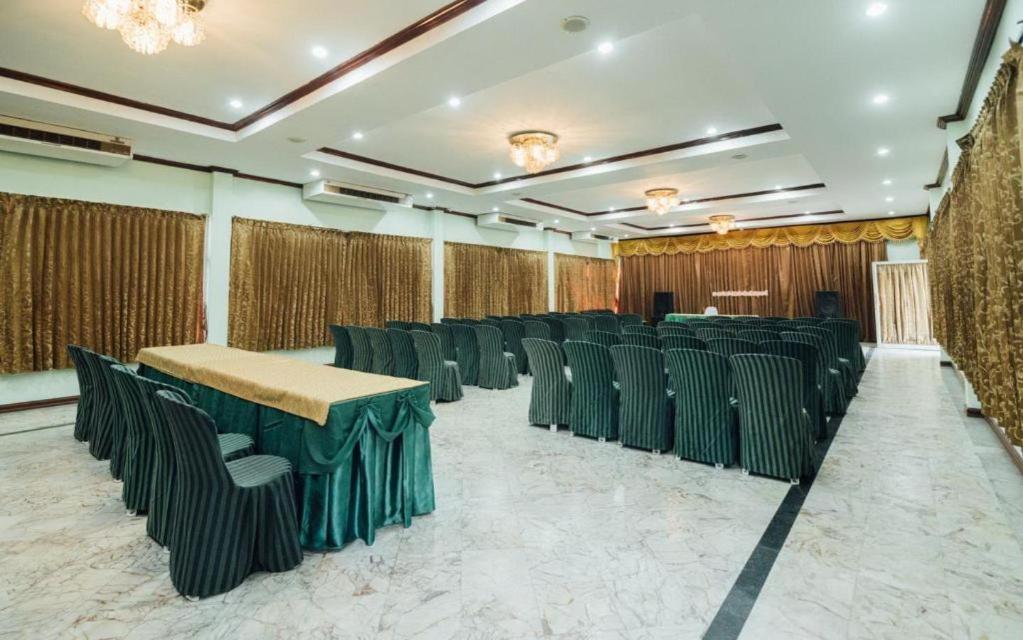 The Pine Resort Pathum Thani Ngoại thất bức ảnh