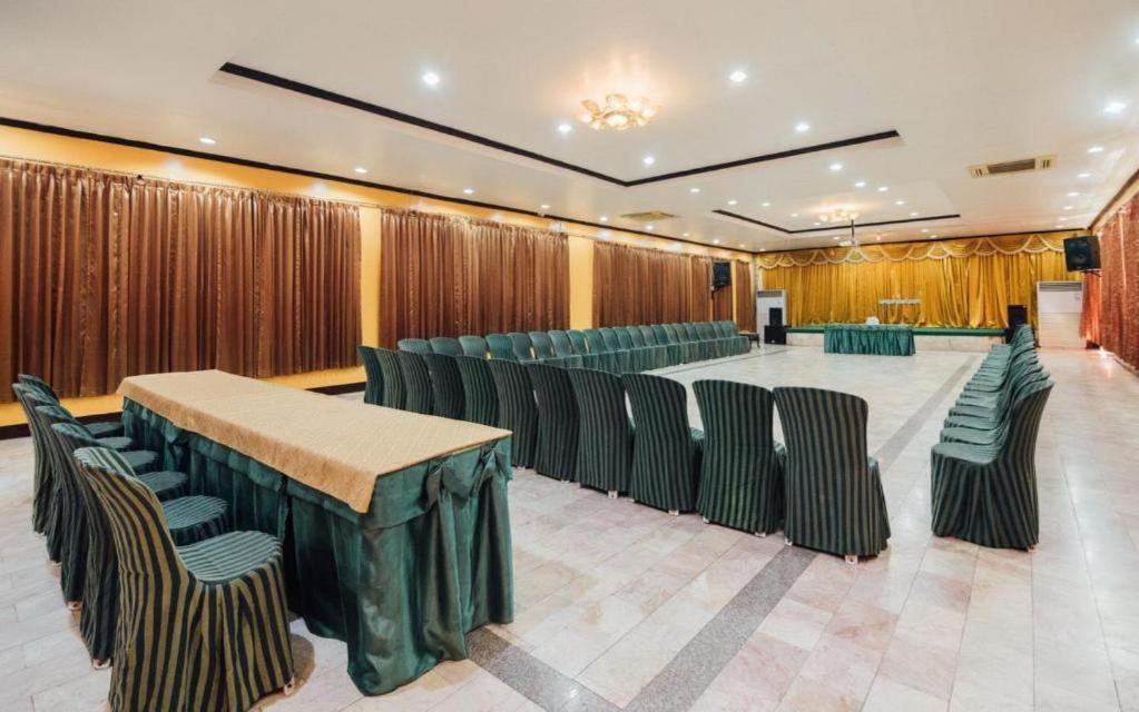 The Pine Resort Pathum Thani Ngoại thất bức ảnh