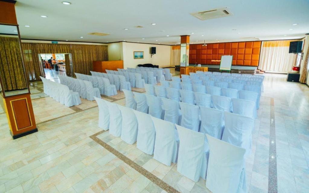 The Pine Resort Pathum Thani Ngoại thất bức ảnh