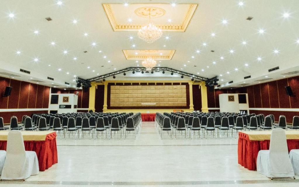 The Pine Resort Pathum Thani Ngoại thất bức ảnh