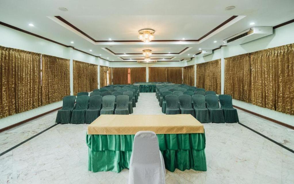 The Pine Resort Pathum Thani Ngoại thất bức ảnh