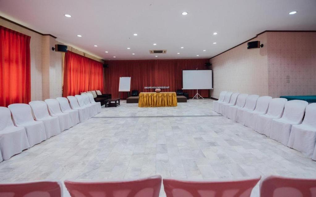 The Pine Resort Pathum Thani Ngoại thất bức ảnh