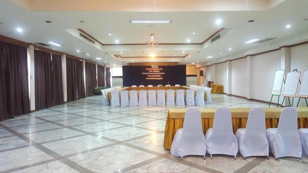 The Pine Resort Pathum Thani Ngoại thất bức ảnh