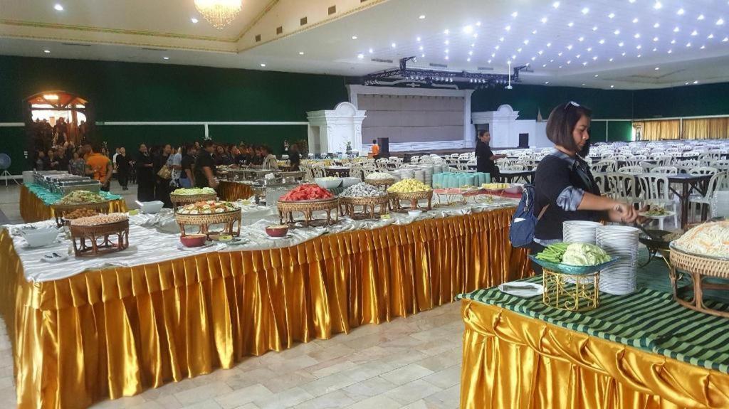 The Pine Resort Pathum Thani Ngoại thất bức ảnh