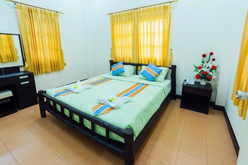 The Pine Resort Pathum Thani Ngoại thất bức ảnh
