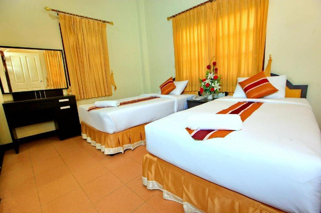 The Pine Resort Pathum Thani Ngoại thất bức ảnh