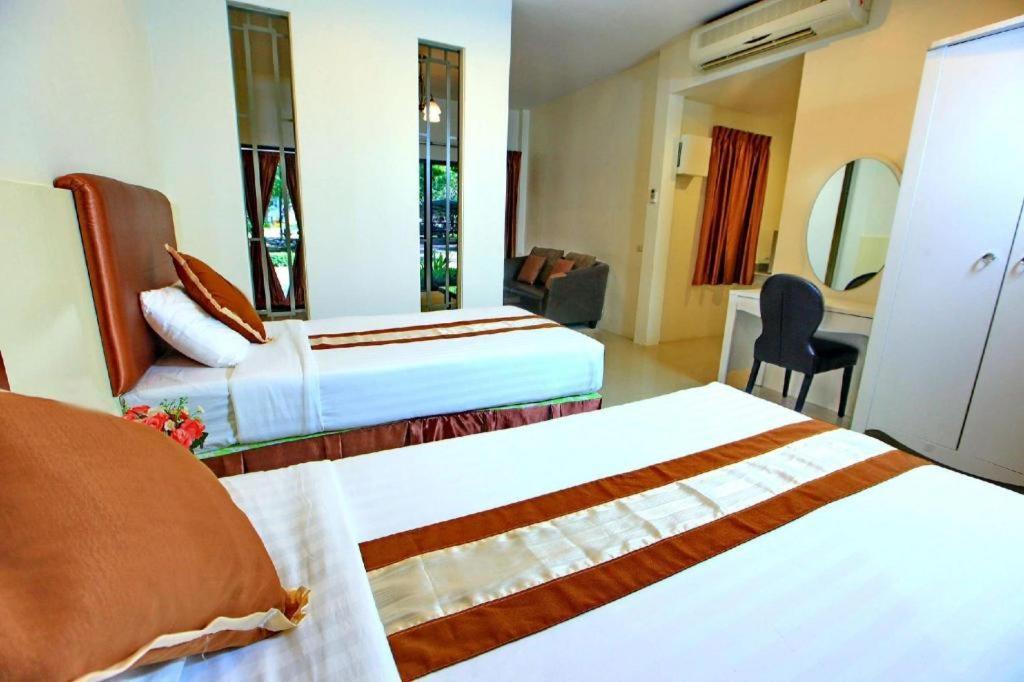 The Pine Resort Pathum Thani Ngoại thất bức ảnh