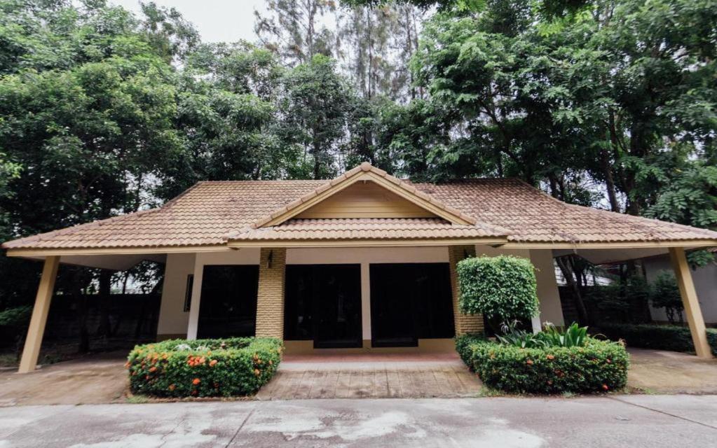 The Pine Resort Pathum Thani Ngoại thất bức ảnh