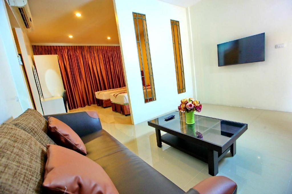 The Pine Resort Pathum Thani Ngoại thất bức ảnh