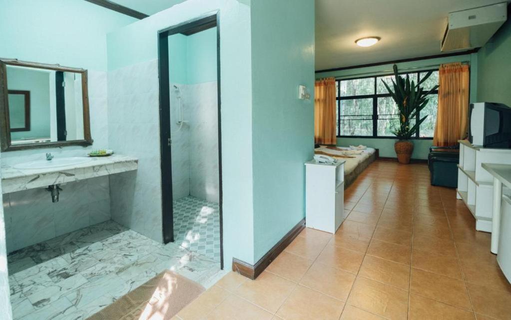 The Pine Resort Pathum Thani Ngoại thất bức ảnh